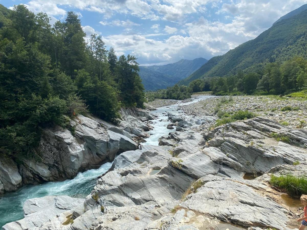 Mountain Cabin Valsesia Appartement Stella วาราลโล ภายนอก รูปภาพ